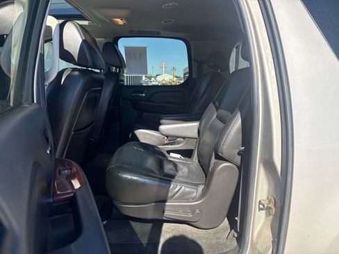 Used 2008 Cadillac Escalade ESV AWD image 6