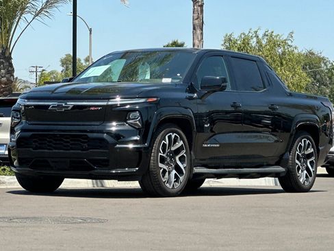 Used 2024 Chevrolet Silverado EV RST AWD/4WD image 8