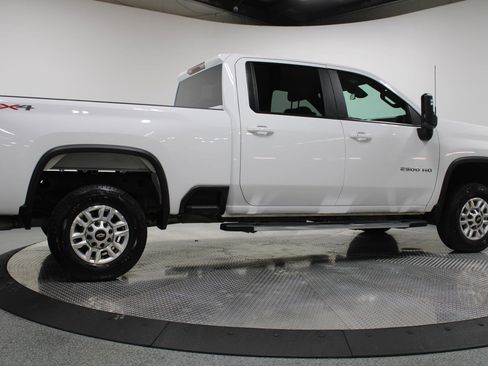 Used 2025 Chevrolet Silverado 2500 LT w/ Convenience Package image 10