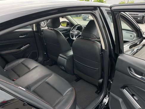 Used 2024 Nissan Altima 2.5 SR FWD image 41