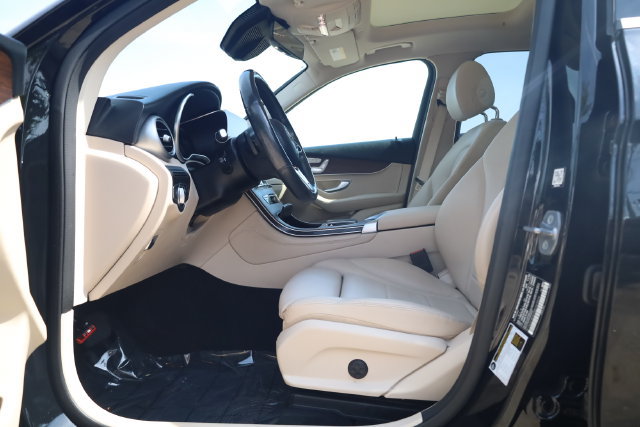 Used 2021 Mercedes-Benz GLC 300 4MATIC w/ Multimedia Package image 14