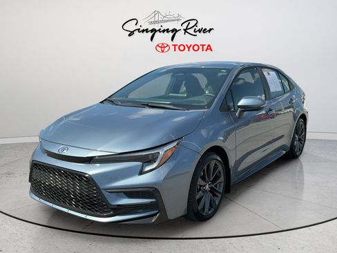 Used 2026 Toyota Corolla SE FWD image 3