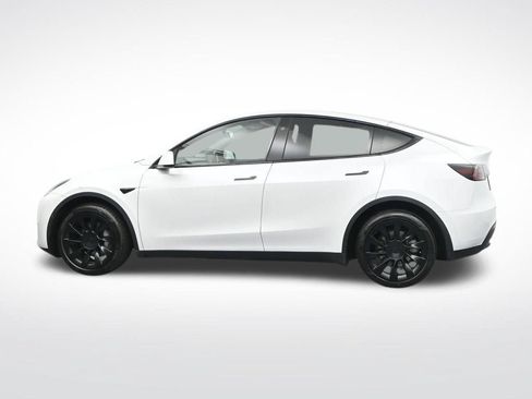 Used 2023 Tesla Model Y Long Range AWD/4WD image 9