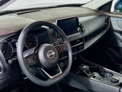 Used 2022 Nissan Rogue SV image 9