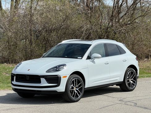 New 2026 Porsche Macan image 1