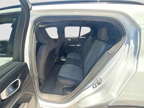 Used 2024 Volvo XC40 B5 Core AWD/4WD image 27