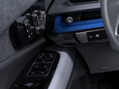 New 2026 Cadillac Optiq V image 22