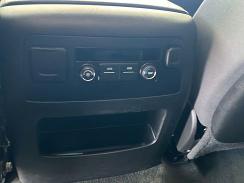 Used 2015 GMC Yukon SLE AWD/4WD image 18