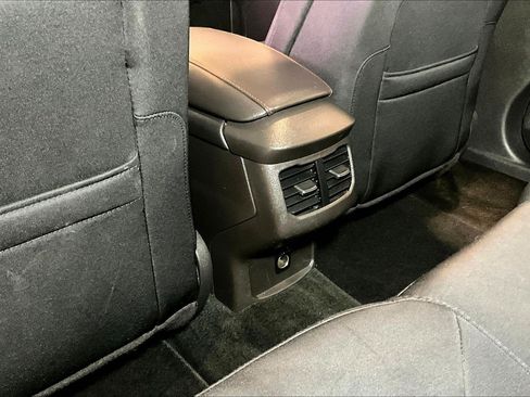 Used 2013 Ford Fusion SE FWD image 11