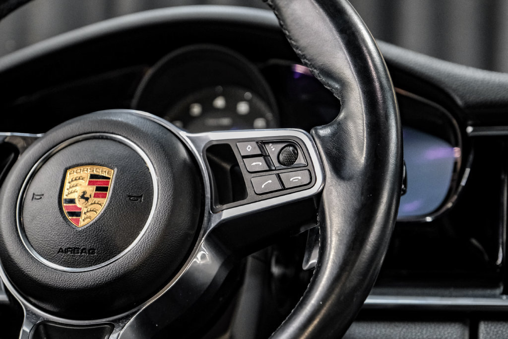 Used 2017 Porsche Panamera 4 AWD/4WD image 17