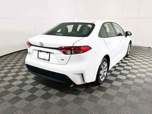 Used 2023 Toyota Corolla LE FWD image 3