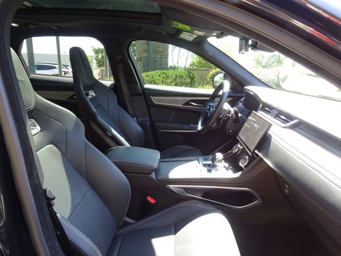 Certified 2025 Jaguar F-PACE R-Dynamic S image 25