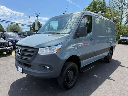 Used 2024 Mercedes-Benz Sprinter 2500 image 7