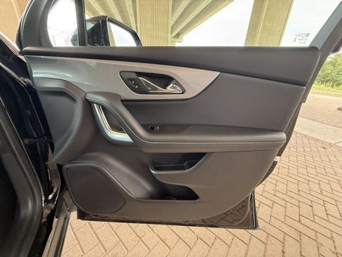 Used 2025 Chevrolet Blazer LT FWD image 39