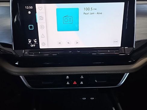 New 2026 Volkswagen Atlas Cross Sport SE image 30