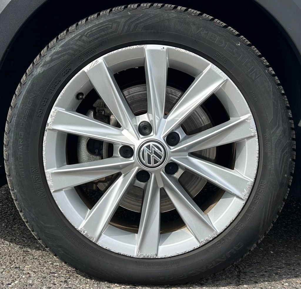 Used 2017 Volkswagen Golf Alltrack SE AWD/4WD image 26
