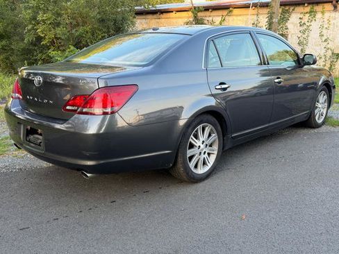 Used 2010 Toyota Avalon Limited FWD image 3