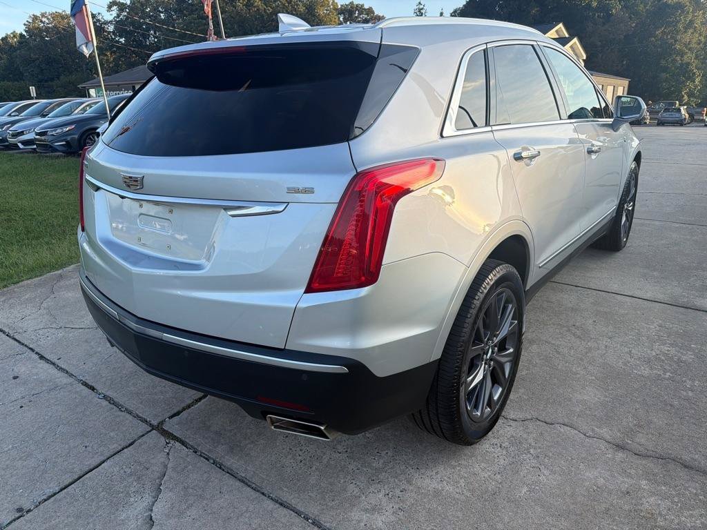 Used 2017 Cadillac XT5 Premium Luxury w/ LPO, Wheel Lock Package FWD image 9
