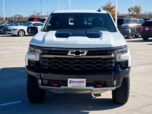 Used 2025 Chevrolet Silverado 1500 ZR2 image 8