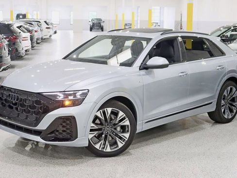 Used 2025 Audi Q8 Prestige AWD/4WD image 7