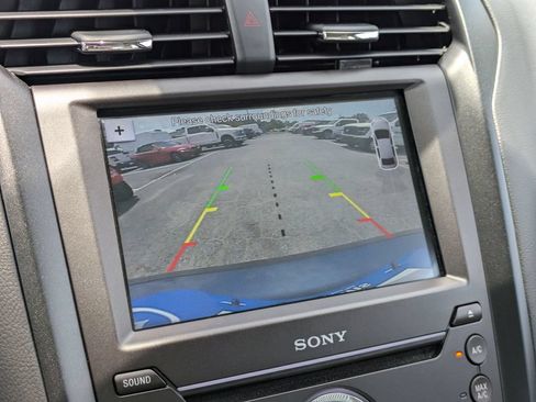 Used 2018 Ford Fusion Titanium FWD image 20