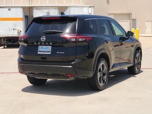 Used 2024 Nissan Rogue SV AWD/4WD image 5