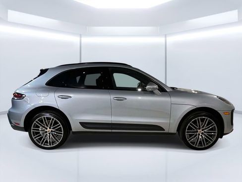 Used 2026 Porsche Macan AWD/4WD image 9