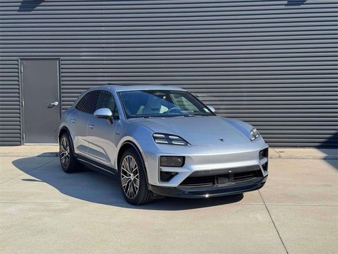 New 2025 Porsche Macan Turbo Electric image 9
