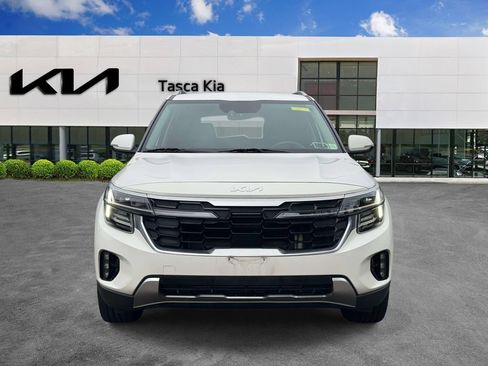 Used 2024 Kia Seltos SX w/ SX Sunroof Package AWD/4WD image 2