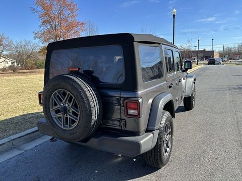 Used 2024 Jeep Wrangler Sport S image 19