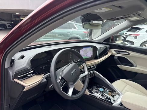 Certified 2025 Audi Q5 Premium w/ Convenience Package AWD/4WD image 12