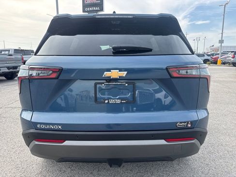 Used 2025 Chevrolet Equinox LT w/ Convenience Package II FWD image 9