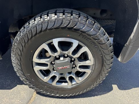 Used 2023 GMC Sierra 2500 SLT w/ Gooseneck/5TH Wheel Package AWD/4WD image 14