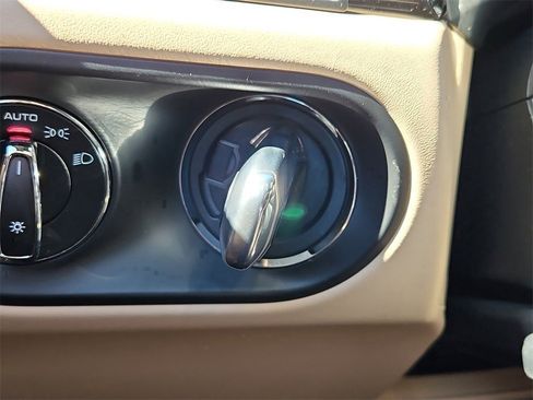 Certified 2023 Porsche Macan S image 26