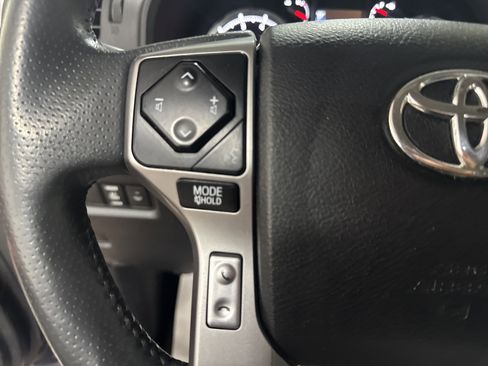 Used 2022 Toyota 4Runner TRD Sport w/ Technology Package AWD/4WD image 17