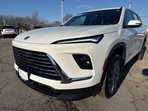 Certified 2025 Buick Enclave Preferred image 1