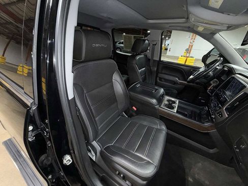 Used 2018 GMC Sierra 1500 Denali w/ Denali Ultimate Package image 16