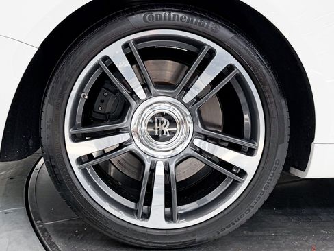 Used 2019 Rolls-Royce Wraith RWD image 32