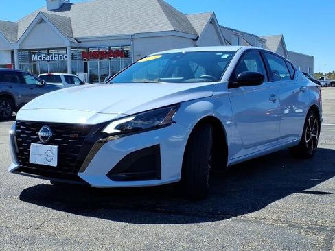 Certified 2023 Nissan Altima 2.5 SR w/ SR Premium Package AWD/4WD image 6