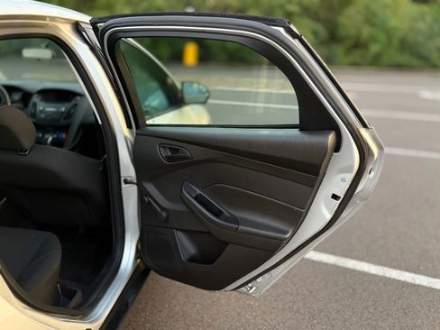 Used 2015 Ford Focus S image 18