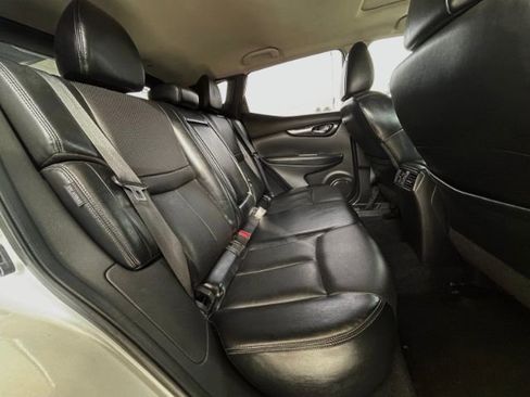 Used 2022 Nissan Rogue Sport SL w/ Premium Package image 8