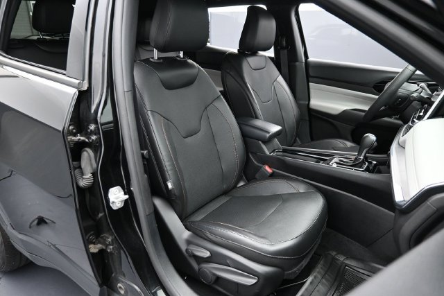 Used 2023 Jeep Compass Limited w/ Elite Group AWD/4WD image 29