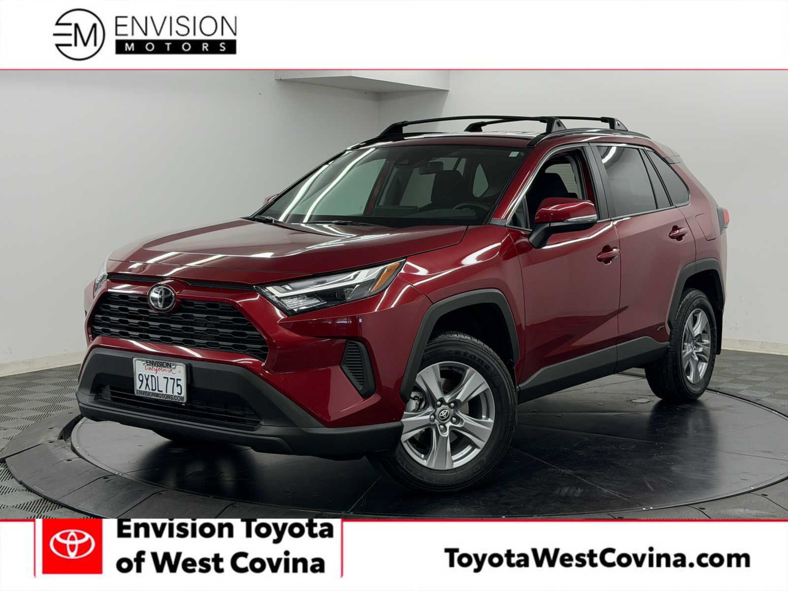 Used 2025 Toyota RAV4 LE AWD/4WD image 1