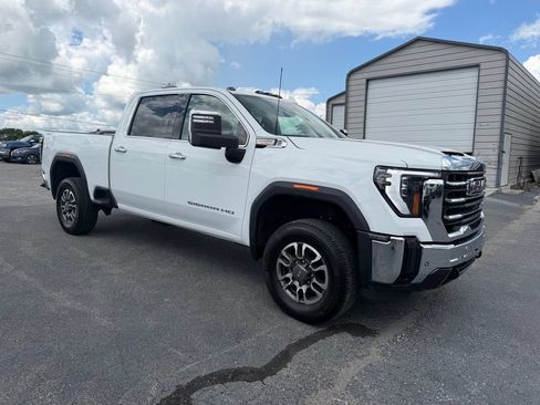 Used 2025 GMC Sierra 2500 SLT w/ SLT Convenience Package AWD/4WD image 2