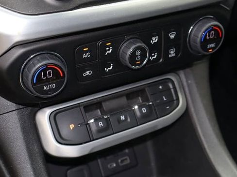 Used 2023 GMC Acadia SLT w/ Elevation Edition FWD image 27