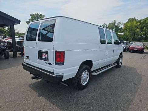 Used 2014 Ford E-250 and Econoline 250 w/ Power Group RWD image 4