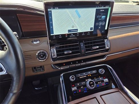 Used 2022 Lincoln Navigator Reserve image 25
