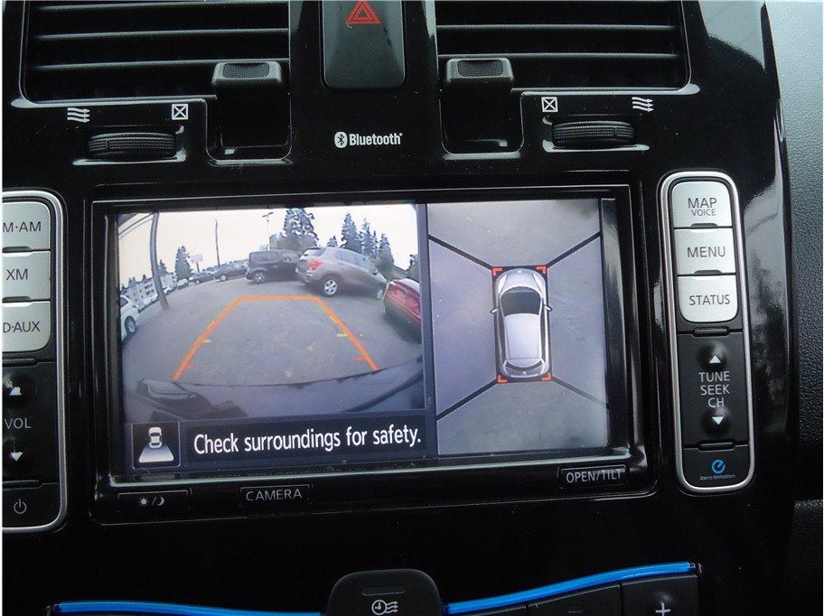 Used 2013 Nissan Leaf SL w/ Premium Pkg FWD image 18