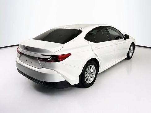 Used 2025 Toyota Camry LE w/ Convenience Package FWD image 5
