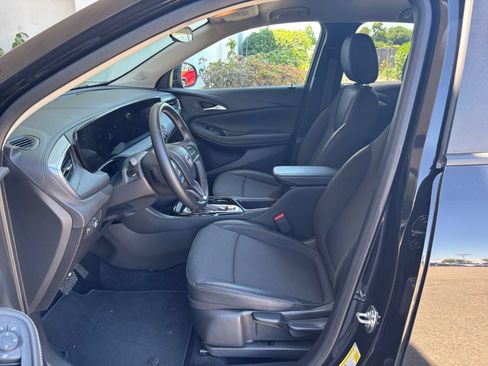 Used 2025 Buick Encore GX Preferred FWD image 27